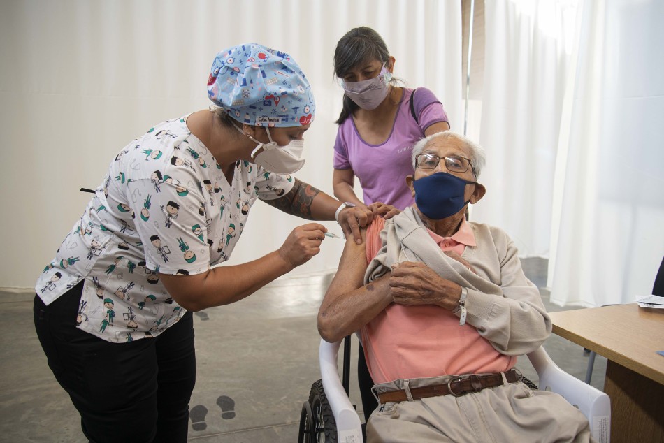 301227 | Vacunación Covid: Desde el lunes 7 de junio se suman los centros de salud del Municipio  - Sec. de Salud Pública (Guillermo Fernández - archivo)