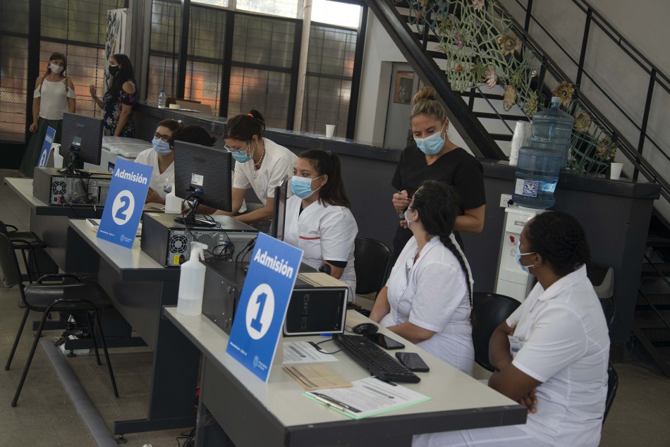 301469 | Vacunación Covid: Desde el lunes 7 de junio se suman los centros de salud del Municipio  - Sec. de Salud Pública (Guillermo Fernández - archivo)