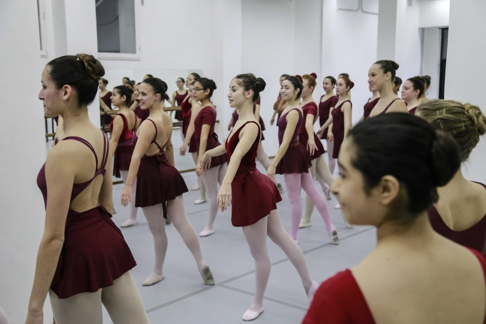 304180 | Escuela de Danzas y Artes Escénicas - Guillermo Turin Bootello (archivo)