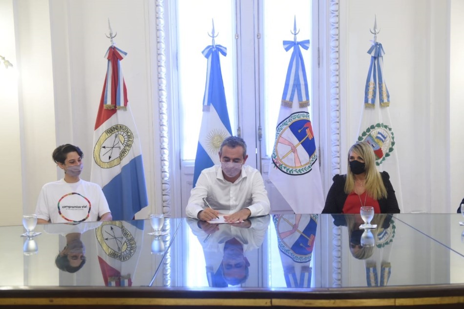 306010 | Javkin promulgó la ordenanza de alcohol cero al volante - Subsecretaría de Comunicación Social (Silvio Moriconi)