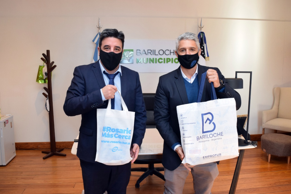 318469 | Adrián Ghiglione y Marcos Barberis firman el convenio de colaboración - Municipalidad de San Carlos de Bariloche