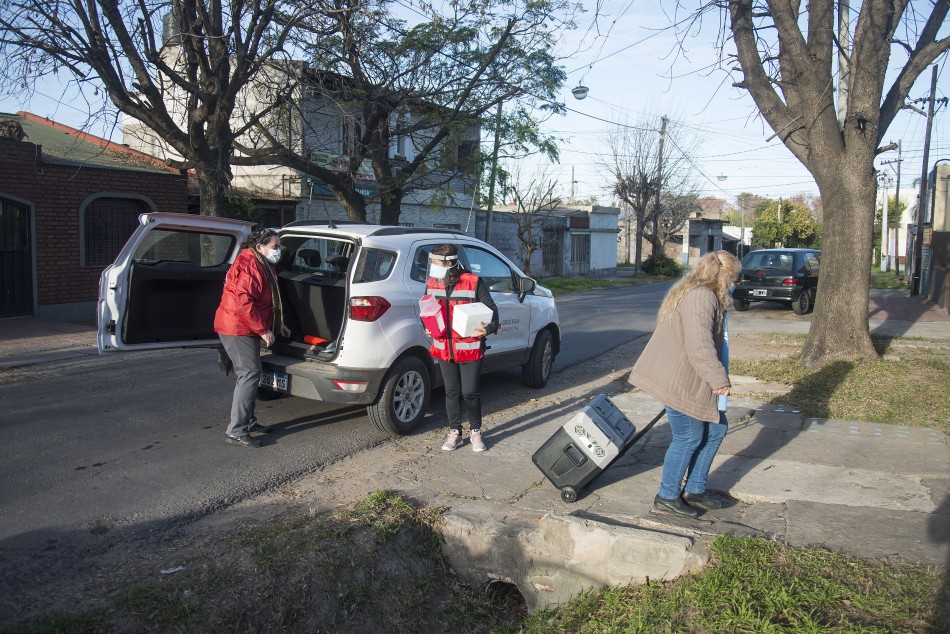 325541 | Vacunación a domicilio junto a Cruz Roja - Sec. de Salud Pública (Guillermo Fernández)