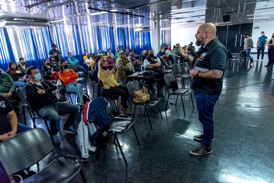 325795 | Se realizó una capacitación para cadetes y deliverys - Secretaría de Control y Convivencia