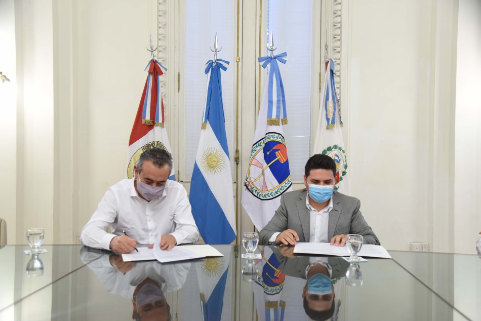 326060 | Firma de Convenio con Presidente de ADERR - Subsecretaría de Comunicación Social (Jonatan Bustos)