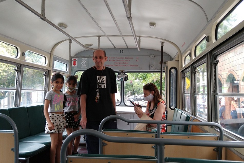 339686 |  - Careli Vivas
