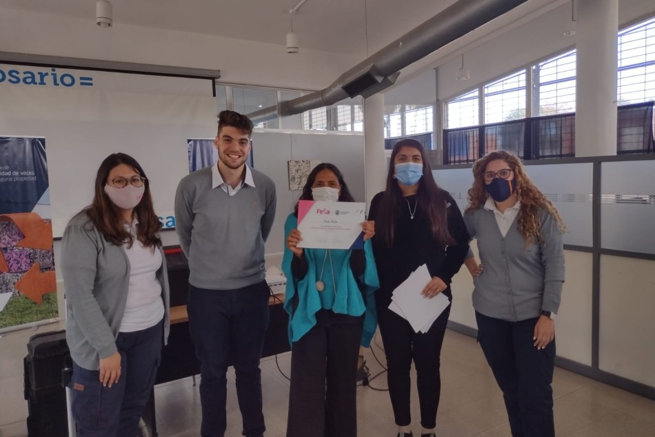 353086 | Mujeres se capacitaron en carpintería de aluminio en el Distrito Oeste -