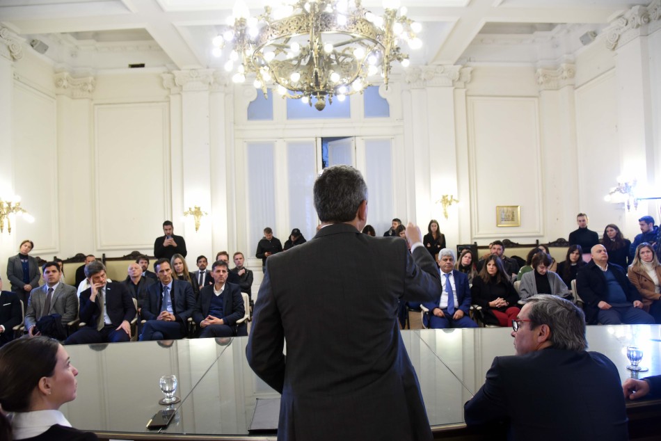 377787 | Acto por promulgación de Ley de Ordenanza Anti-lavado - Subsecretaría de Comunicación Social (Silvio Moriconi)