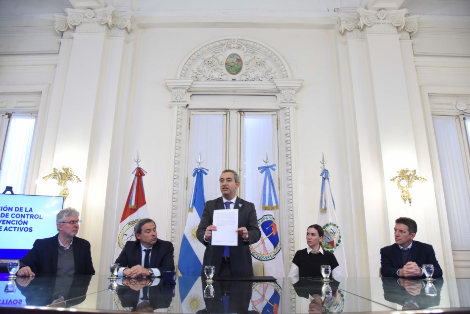 377788 | Acto por promulgación de Ley de Ordenanza Anti-lavado - Subsecretaría de Comunicación Social (Silvio Moriconi)