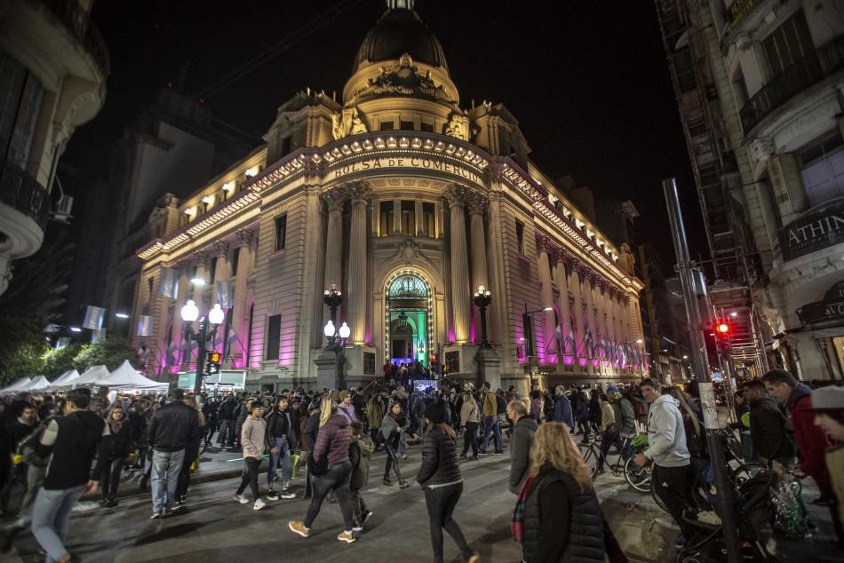381186 | Ferias y Mercados Arriba Rosario se suman a la Noche de las Peatonales -