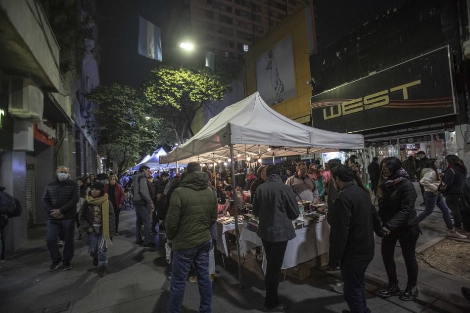 381187 | Ferias y Mercados Arriba Rosario se suman a la Noche de las Peatonales -