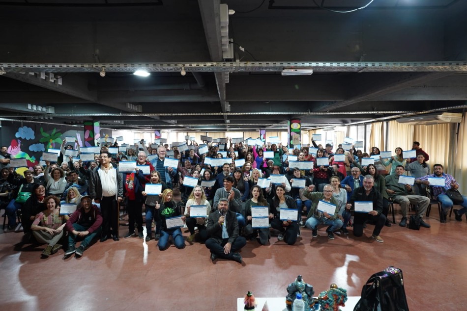 384102 | Entrega de certificados del programa Rosario Emprende - Secretaría de Desarrollo Humano y Hábitat