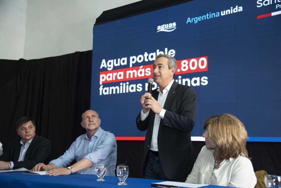 385597 | Mejora del acceso al agua potable en 8 barrios populares - Subsecretaría de Comunicación Social (Silvio Moriconi)