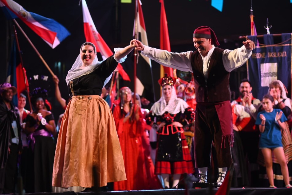 392171 | Elección pareja embajadora en Colectividades 2022 - Secretaría de Deporte y Turismo (Guillermo Buelga)