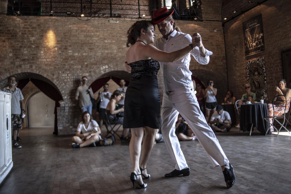 396635 | Día Nacional del Tango en Calle recreativa - Sec. de Cultura y Educación (Guillermo Turin Bootello)