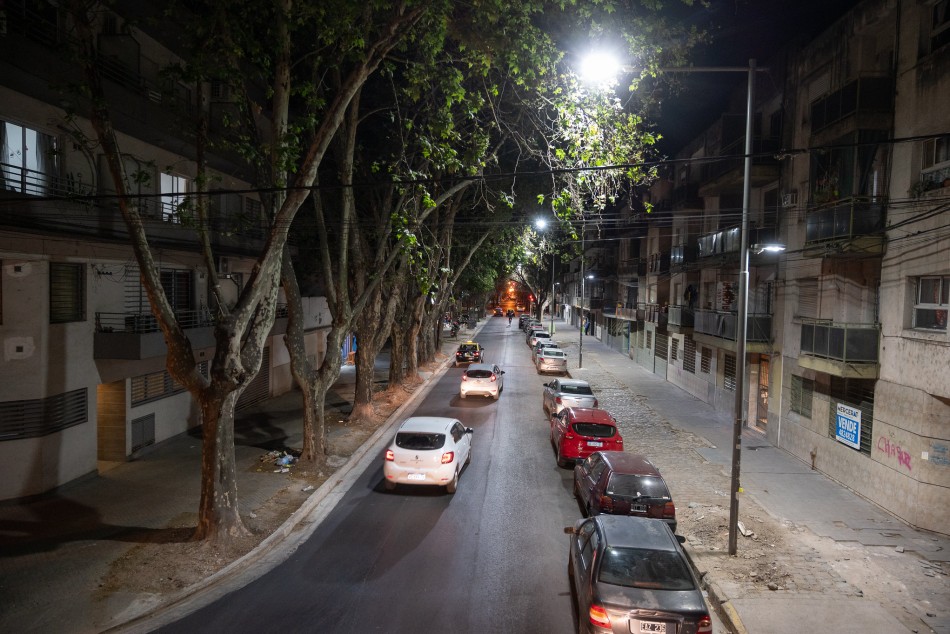 400840 | Nueva iluminación Led en calle Vera Mujica, barrio Agote - Juan Pablo Allegue
