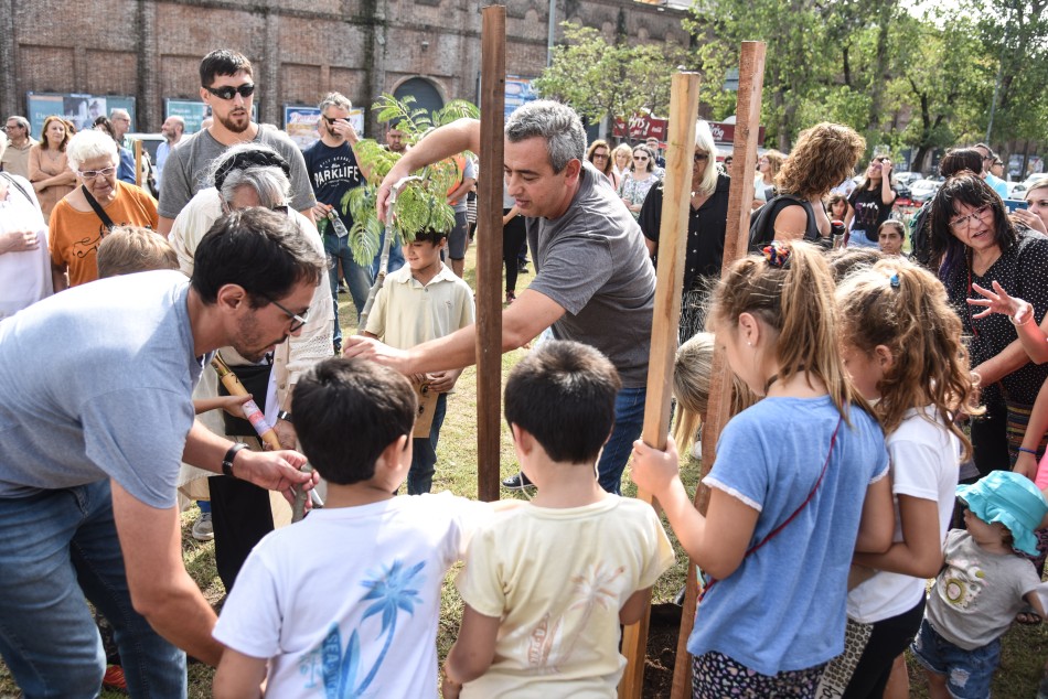 412166 | Plantación de árboles en Bosque de la Memoria - Subsecretaría de Comunicación Social (Jonatan Bustos)