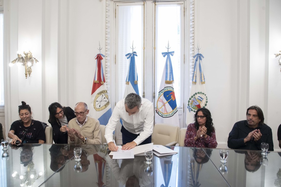 415527 | Formalización de los Festivales FARo y De La Patria Mía y creación del programa Sello Ciudad - Subsecretaría de Comunicación Social (Silvio Moriconi)