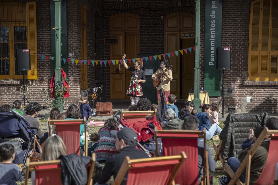 436617 | Binomio Fantástico en Estación Embarcaderos - Sec. de Cultura y Educación (Guillermo Turin Bootello)