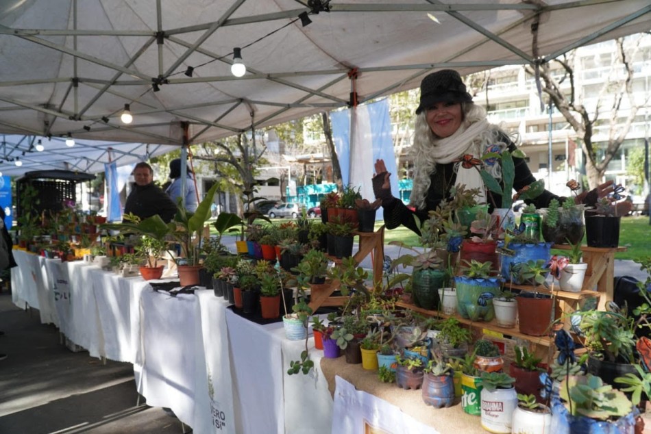 439978 | Se presenta el Calendario de Ferias y Mercados Arriba Rosario 2024 - Municipalidad de Rosario
