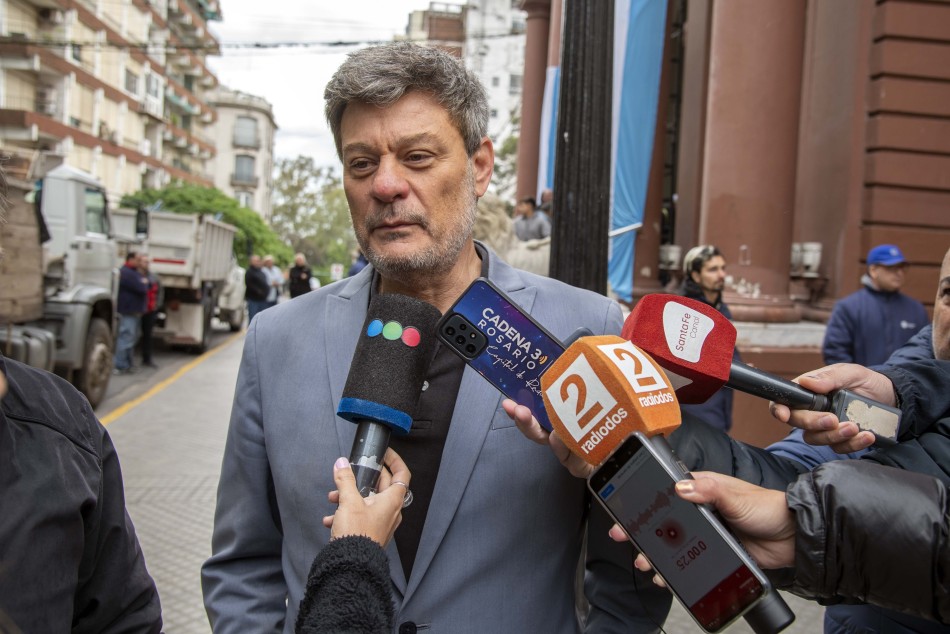 456559 | Colocación puerta restaurada Palacio Municipal - Subsecretaría de Comunicación Social (Silvio Moriconi)