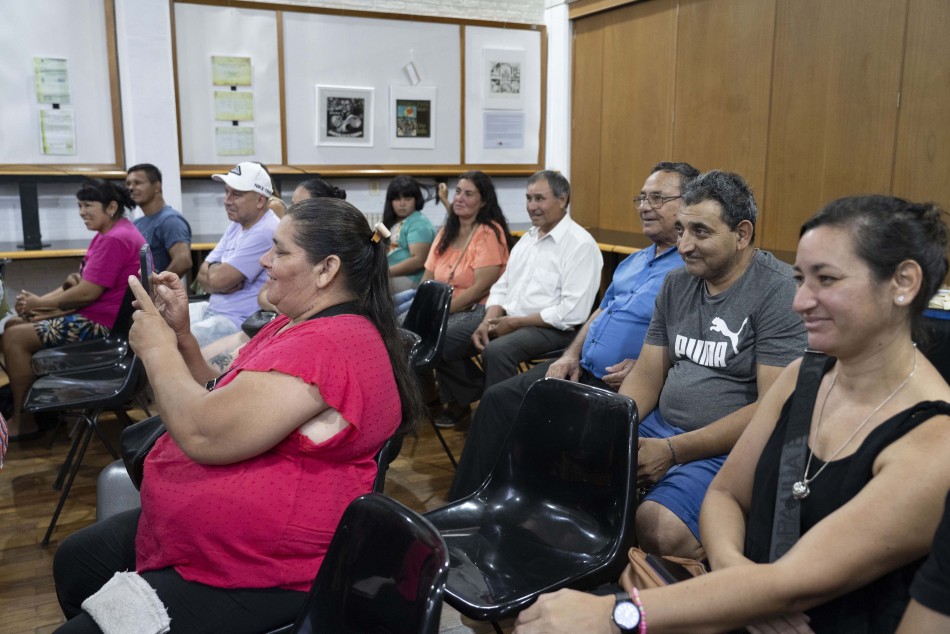 479639 | Entrega de diplomas programa de Alfabetización Municipal-Biblioteca Estrada - Silvina La Calamita