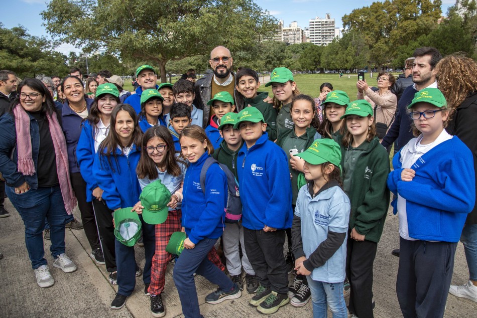 488289 | Plantación de árboles - Subsecretaría de Comunicación Social (Silvio Moriconi)