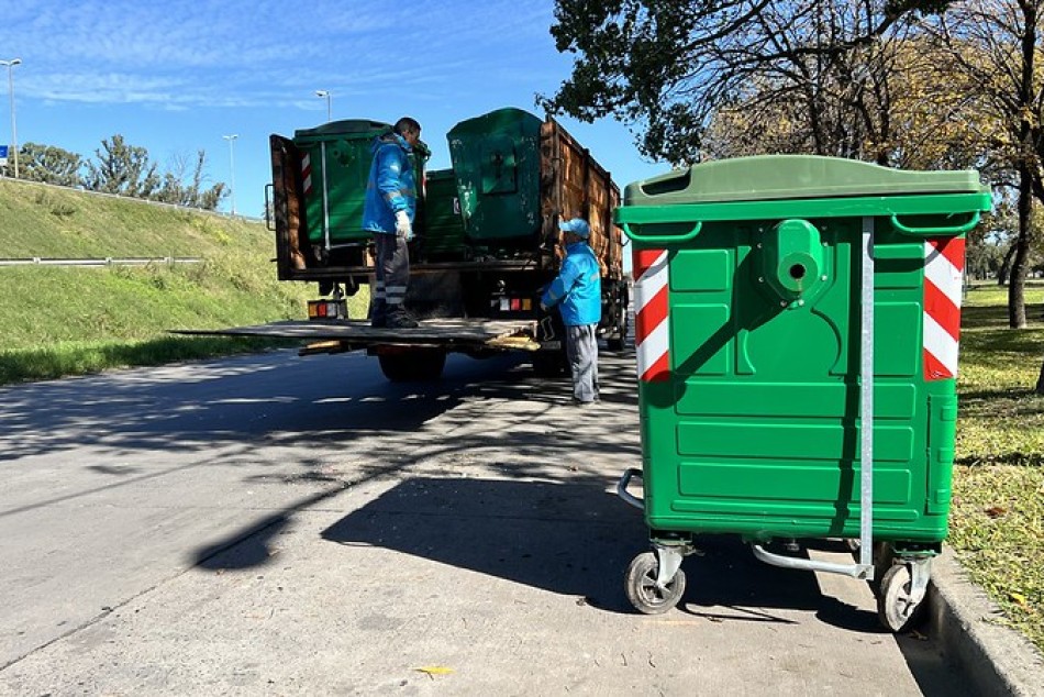 489890 | Se colocaron 120 nuevos contenedores en la zona norte - Secretaría de Ambiente y Espacio Público