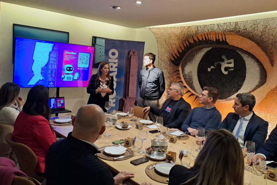 494274 | Bruno Rearte y Marcela Aeberhard disertaron para operadores turísticos de Paraguay y Uruguay - Ente Turístico Rosario