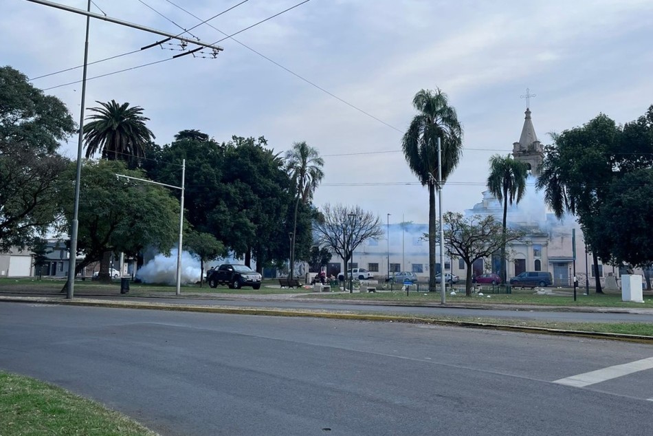 497350 | Continúan los operativos de fumigación en toda la ciudad - Secretaría de Ambiente y Espacio Público