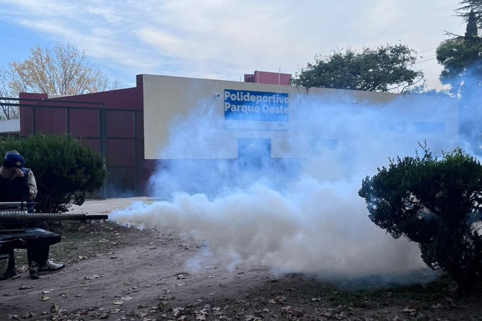 497348 | Continúan los operativos de fumigación en toda la ciudad - Secretaría de Ambiente y Espacio Público