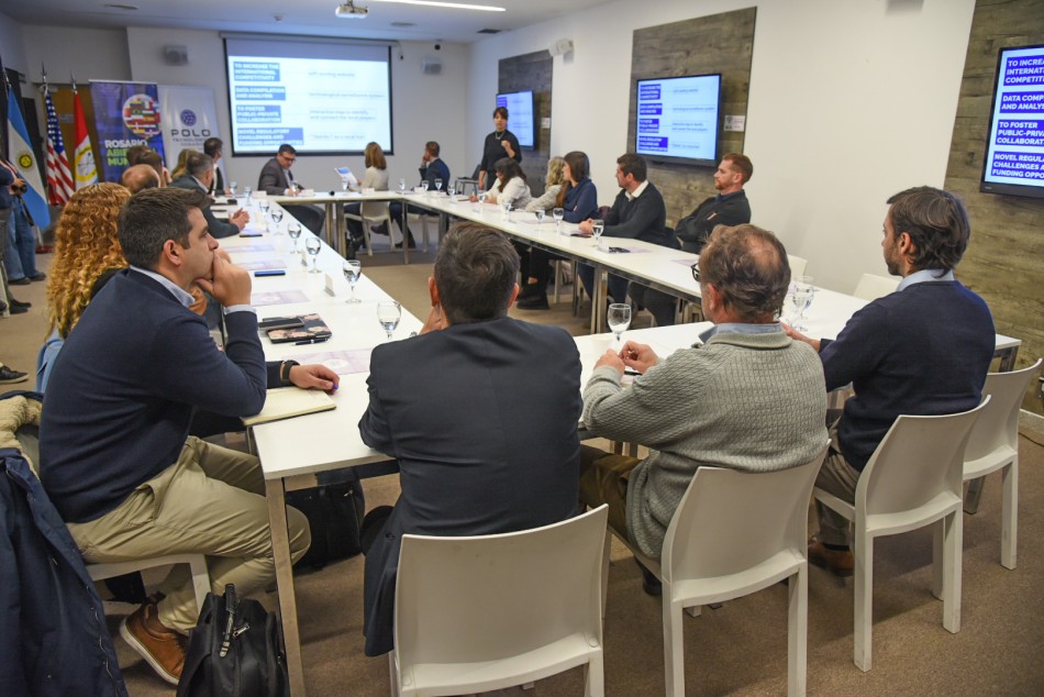 511887 | Reunión con misión de St.Louis - Sur Productora
