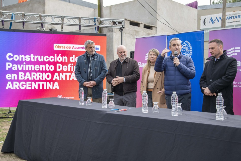 516180 | Licitación Pavimento Antártida Argentina - Subsecretaría de Comunicación Social (Silvio Moriconi)