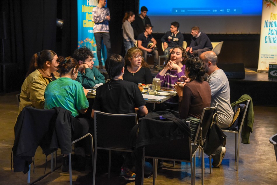521755 | Encuentro de trabajo con ganadores del «Fondo Jóvenes en Acción Climática Rosario» - Sur Productora