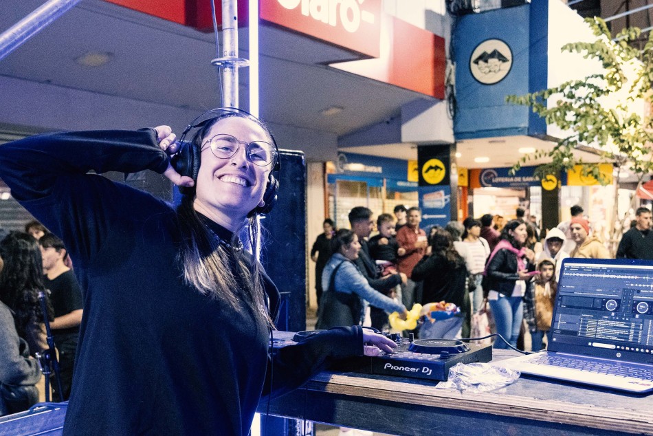 522212 | Noche de Peatonales  - Silvina La Calamita