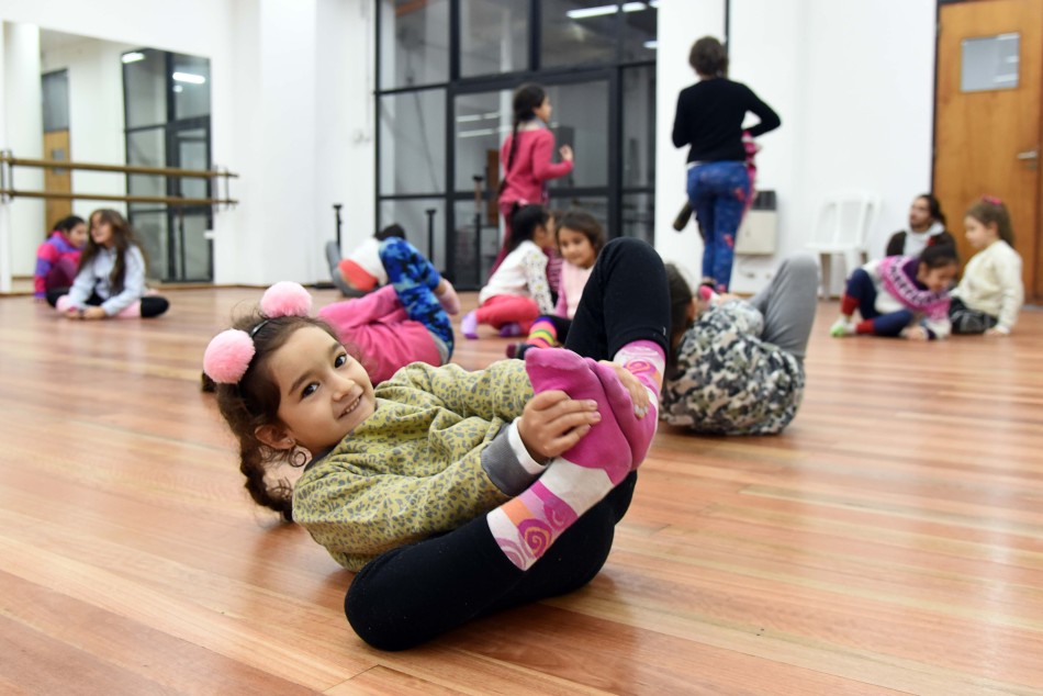 530760 | Abren las pre inscripciones para las formaciones de la Escuela Municipal de Danzas y Arte Escénico - Secretaría de Cultura y Educación