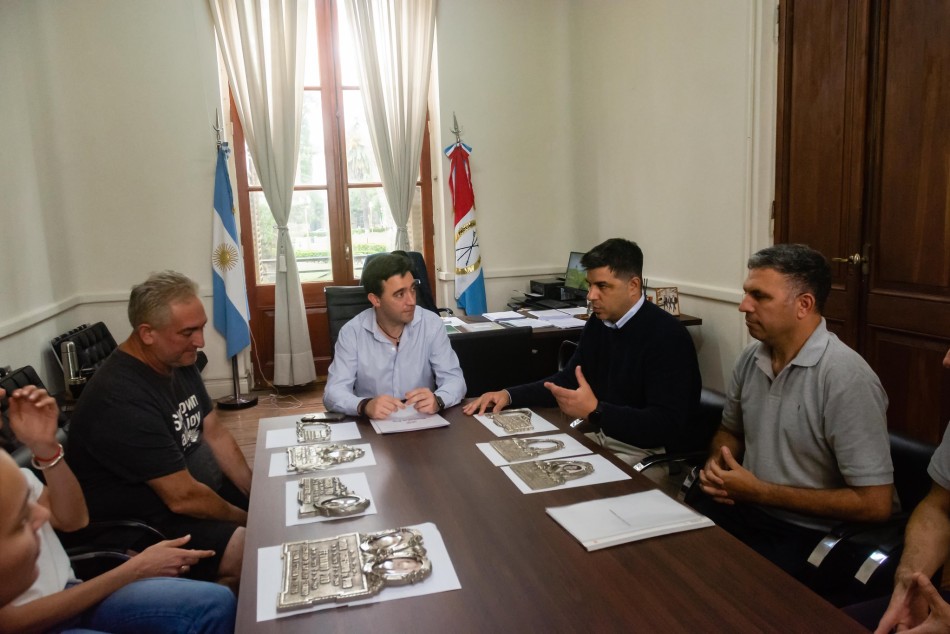 533422 | Devolvieron a familiares placas de fallecidos que habían sido sustraídas de cementerios  - Secretaría de Ambiente y Espacio Público (Juan Pablo Allegue)