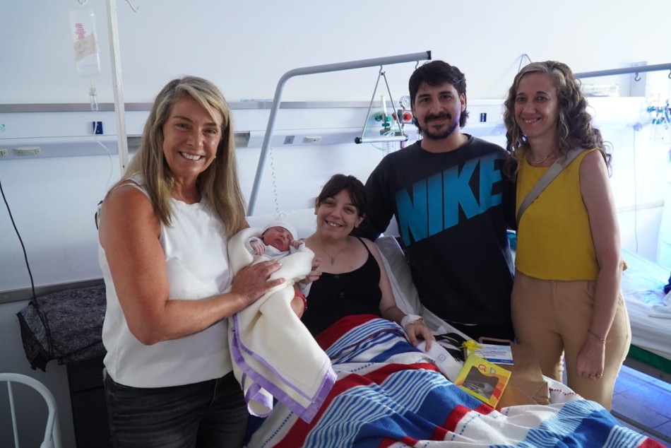 548524 | Visita primera bebé nacida en 2025 en Maternidad Martin - Subsecretaría de Comunicación Social (Daniel Cuart)