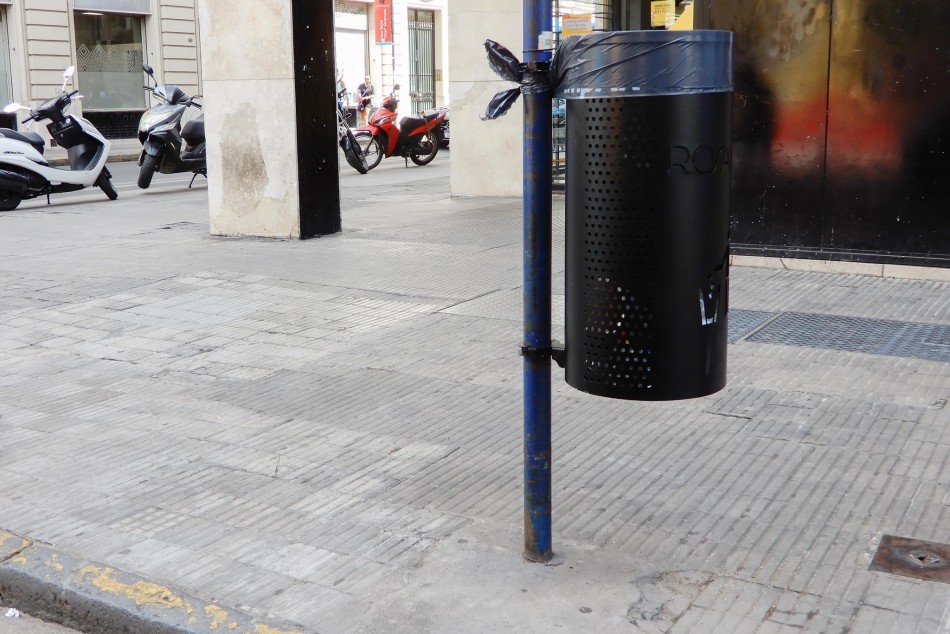 550564 | Colocación de cestos papeleros en el centro  - Secreetaría de Ambiente y Espacio Público (Juan Pablo Allegue)