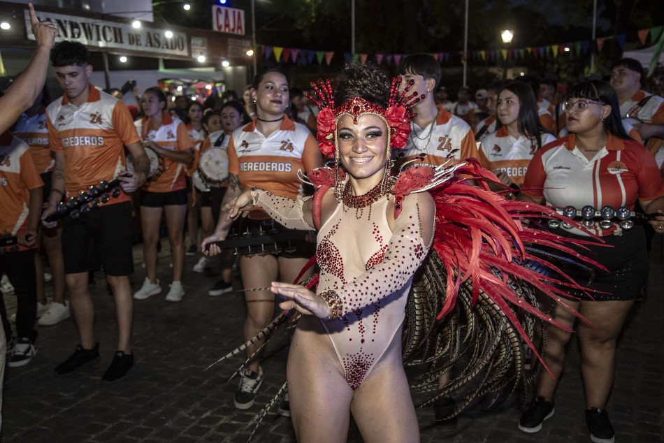 551339 | Baile de Carnaval en CMD Sur - Sec. de Cultura y Educación (Guillermo Turin Bootello)