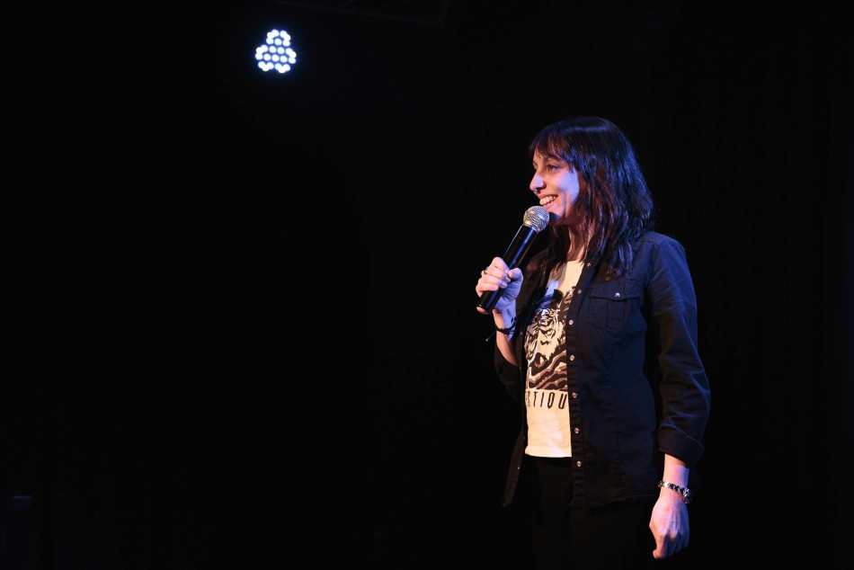 552914 | Pasos de Comedia - Gentileza