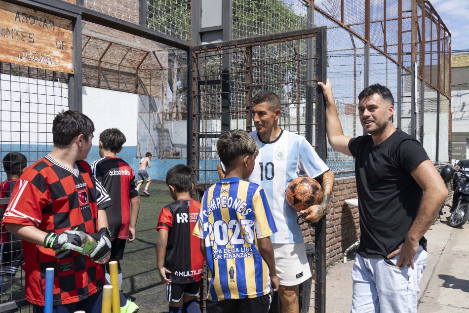 554669 | Lectura de Cuentos Previa al Clásico-Club Riviera  - Silvina La Calamita