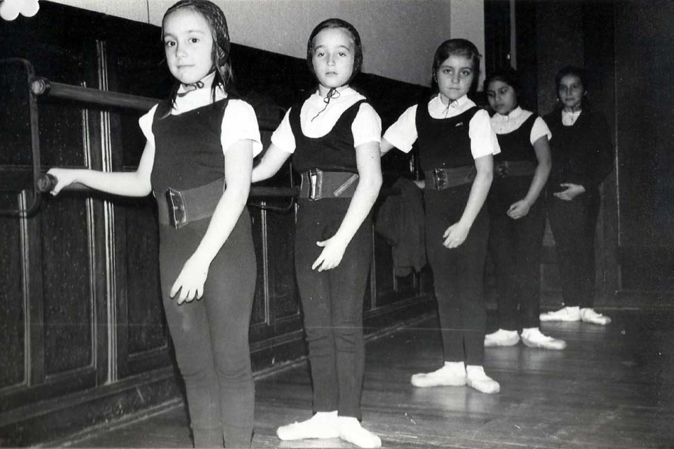 571654 | Escuela Municipal de Danzas y Arte Escénico Ernesto de Larrechea -