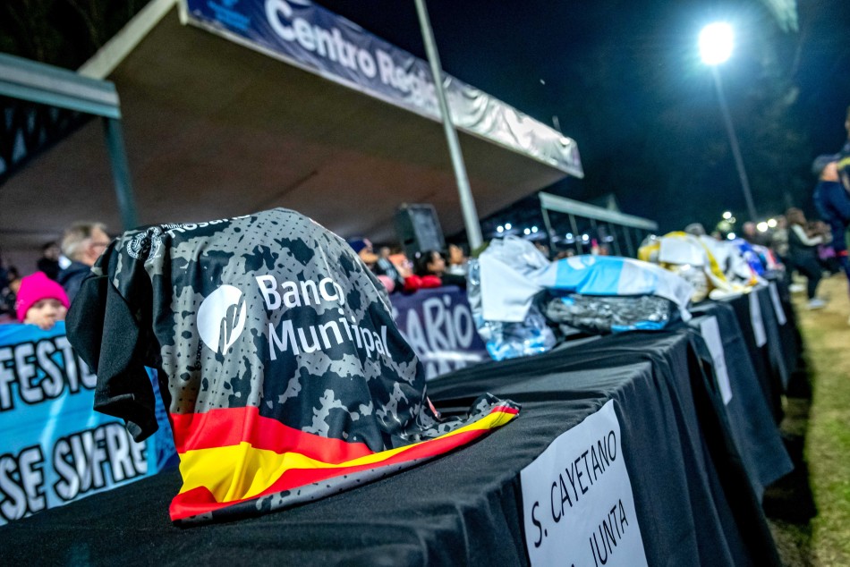 583971 | Entrega de camisetas futbol infantil  - Subsecretaría de Comunicación Social (Marcelo Beltrame)