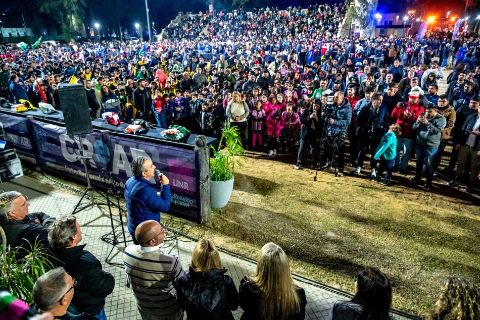 583978 | Entrega de camisetas futbol infantil  - Subsecretaría de Comunicación Social (Marcelo Beltrame)