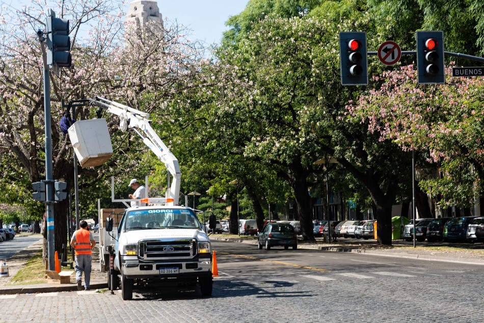 620810 | Comienza a operar el nuevo servicio de mantenimiento del alumbrado  - Municipalidad de Rosario (archivo)