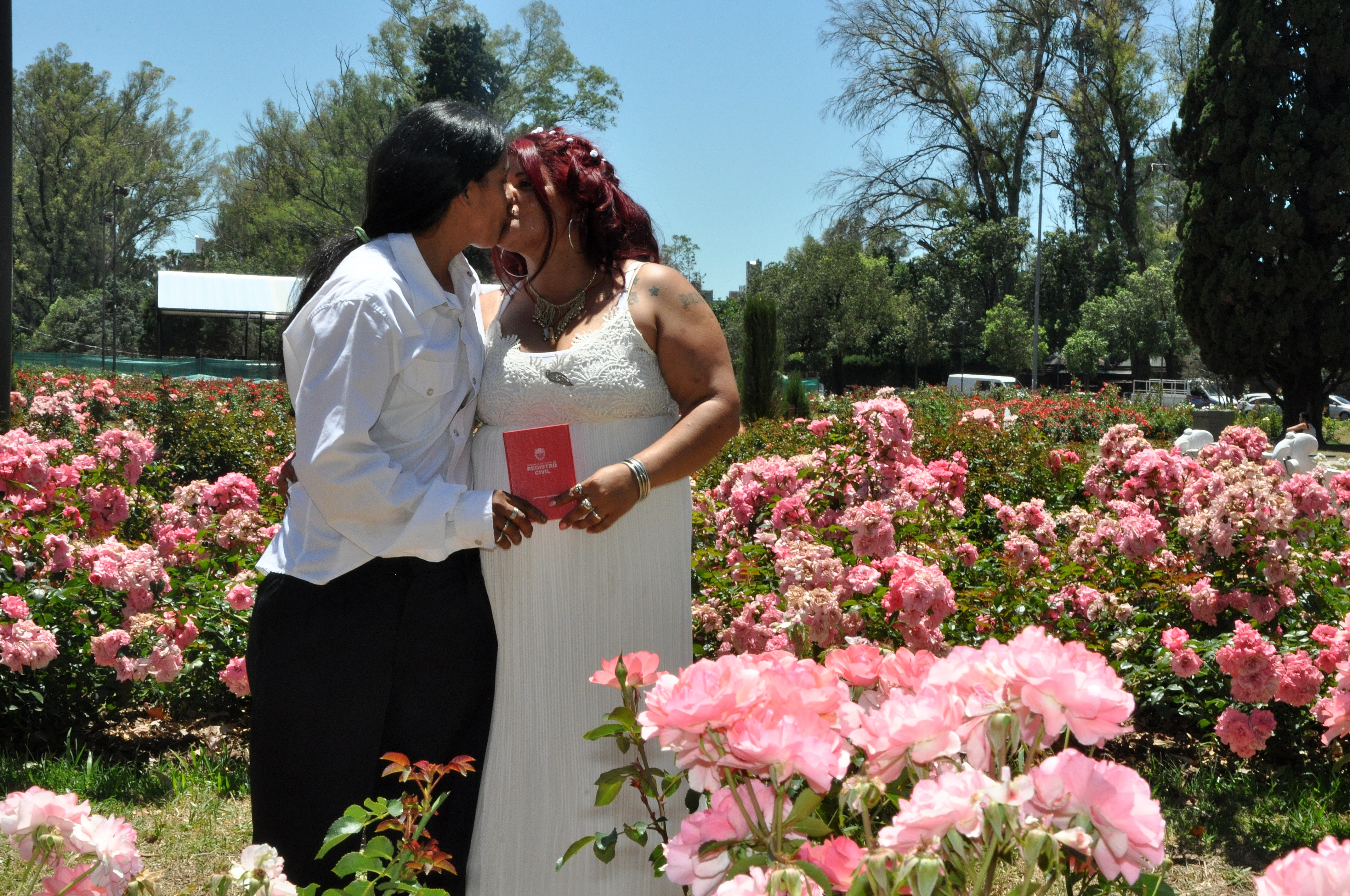 Noticias MR | Rosa y Paola, las protagonistas del primer casamiento  igualitario en el Rosedal