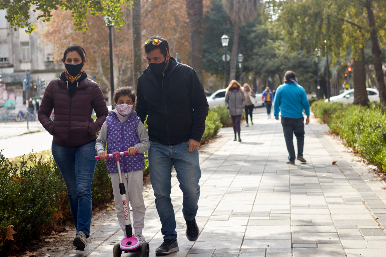 Noticias MR | Fin de semana largo: se mantienen las caminatas autorizadas; el lunes (feriado) no rige actividad física